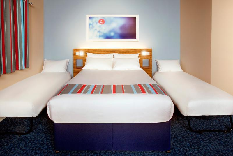 Travelodge Cardiff Central Queen Street Exteriér fotografie